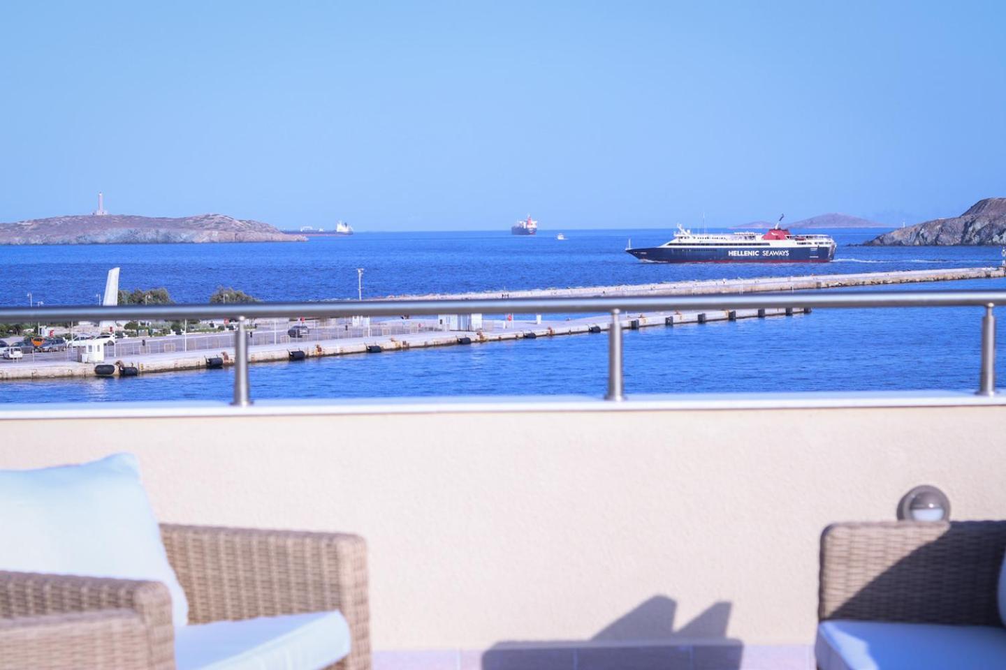Emilia Suites Ermoupoli Exterior photo